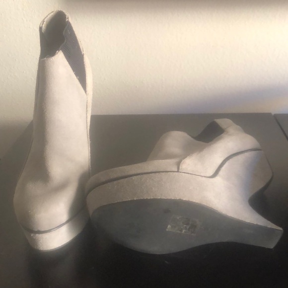 Booties - Picture 3 of 4